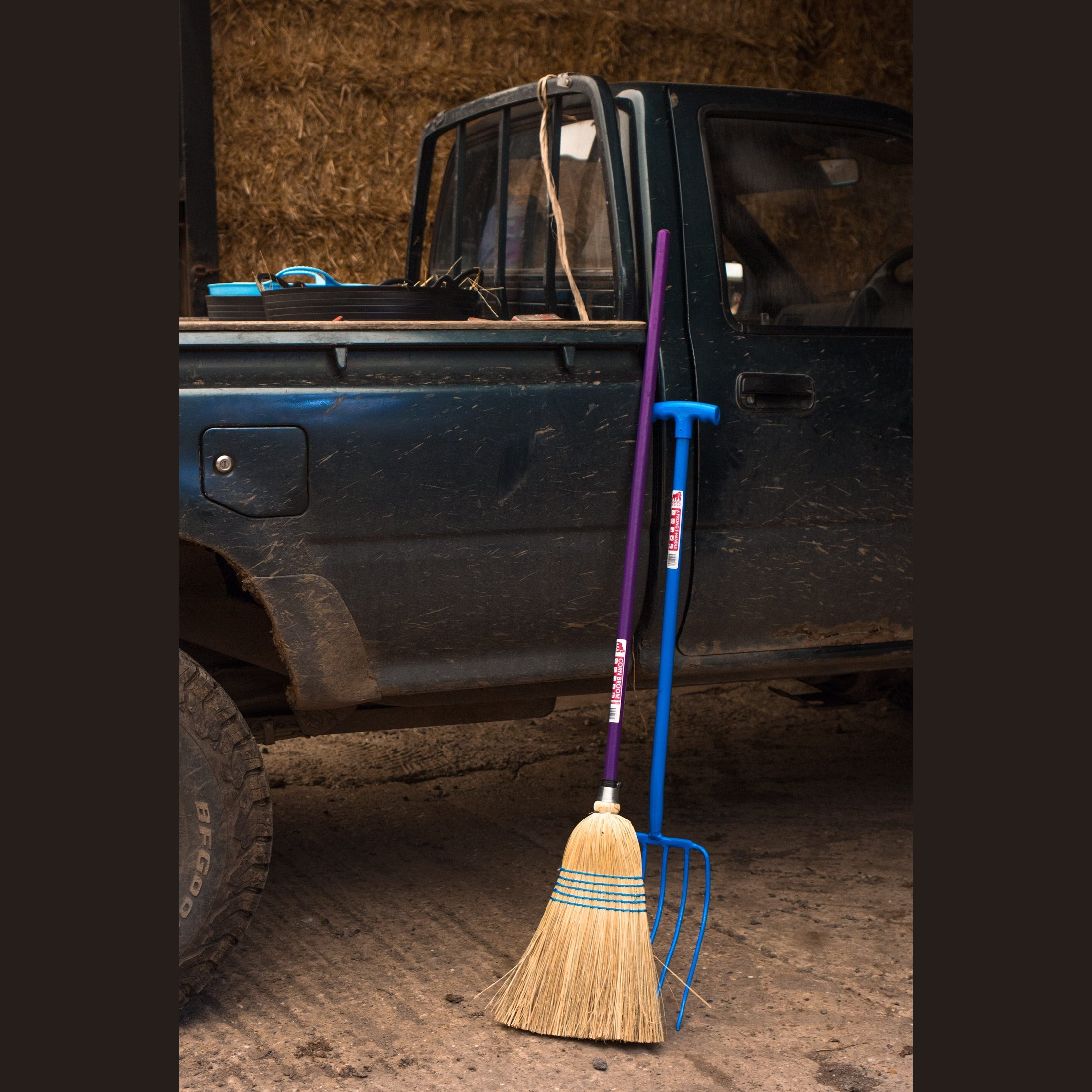 Red Gorilla 6-Prong Manure Fork with T-Handle - Blue