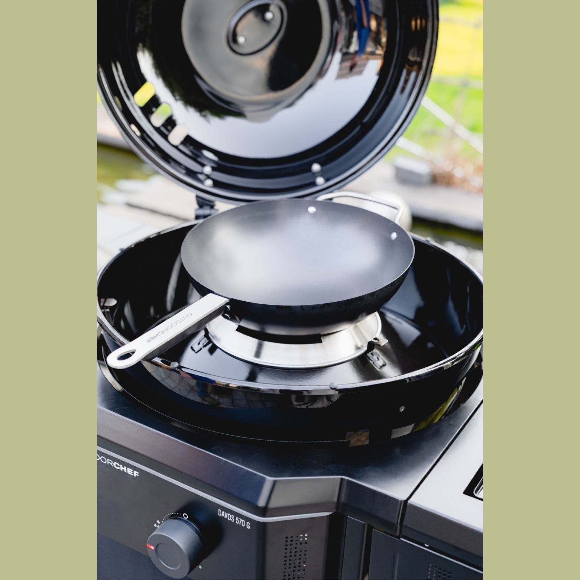 OutdoorChef Barbecue Wok - Cast Iron