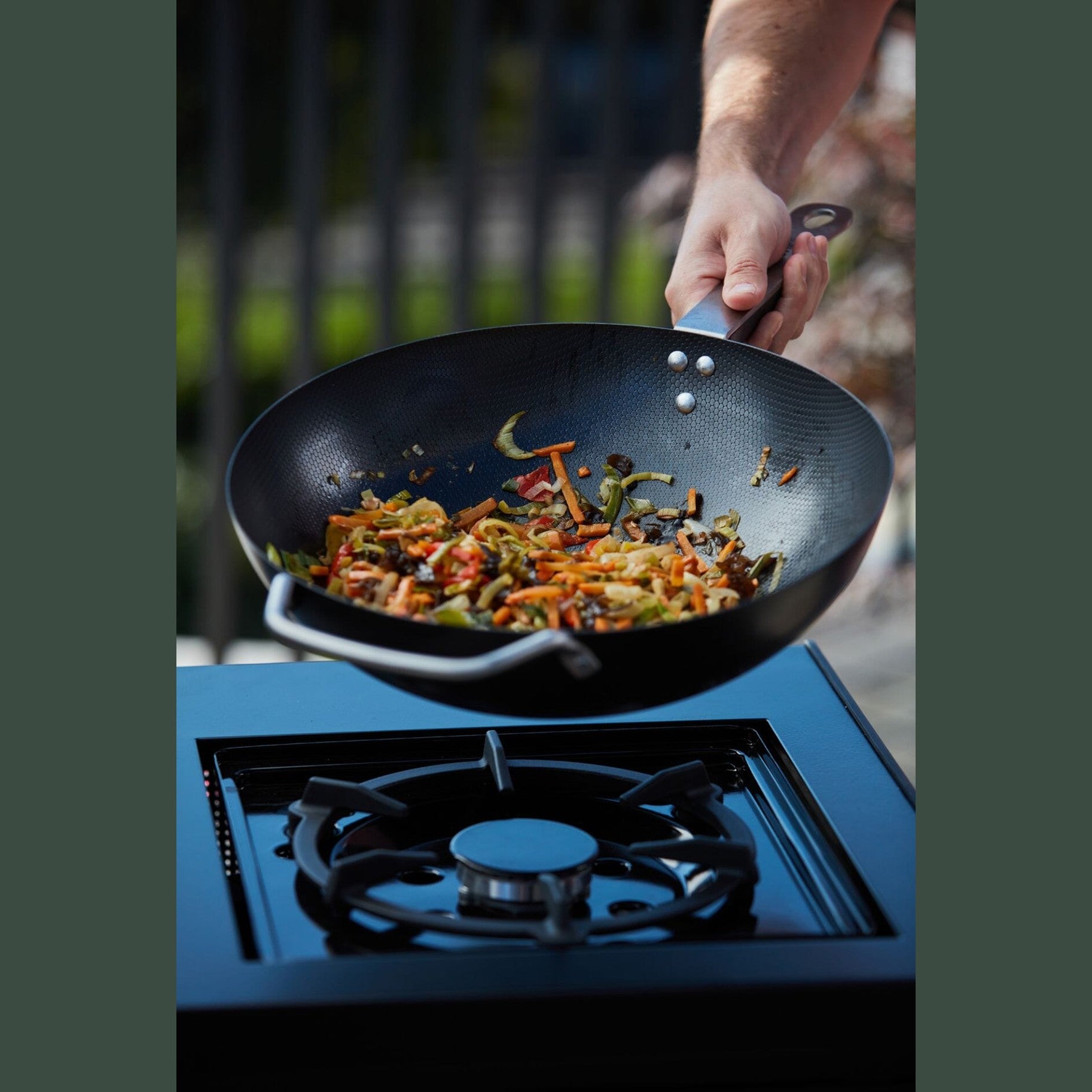 OutdoorChef Barbecue Wok - Cast Iron