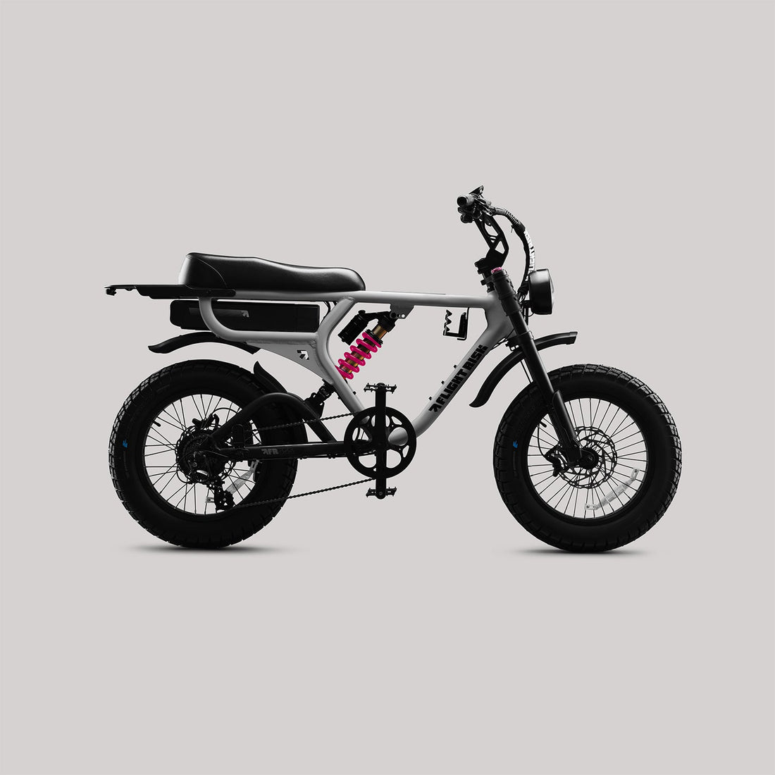 FR555 – The Trailblazer - White