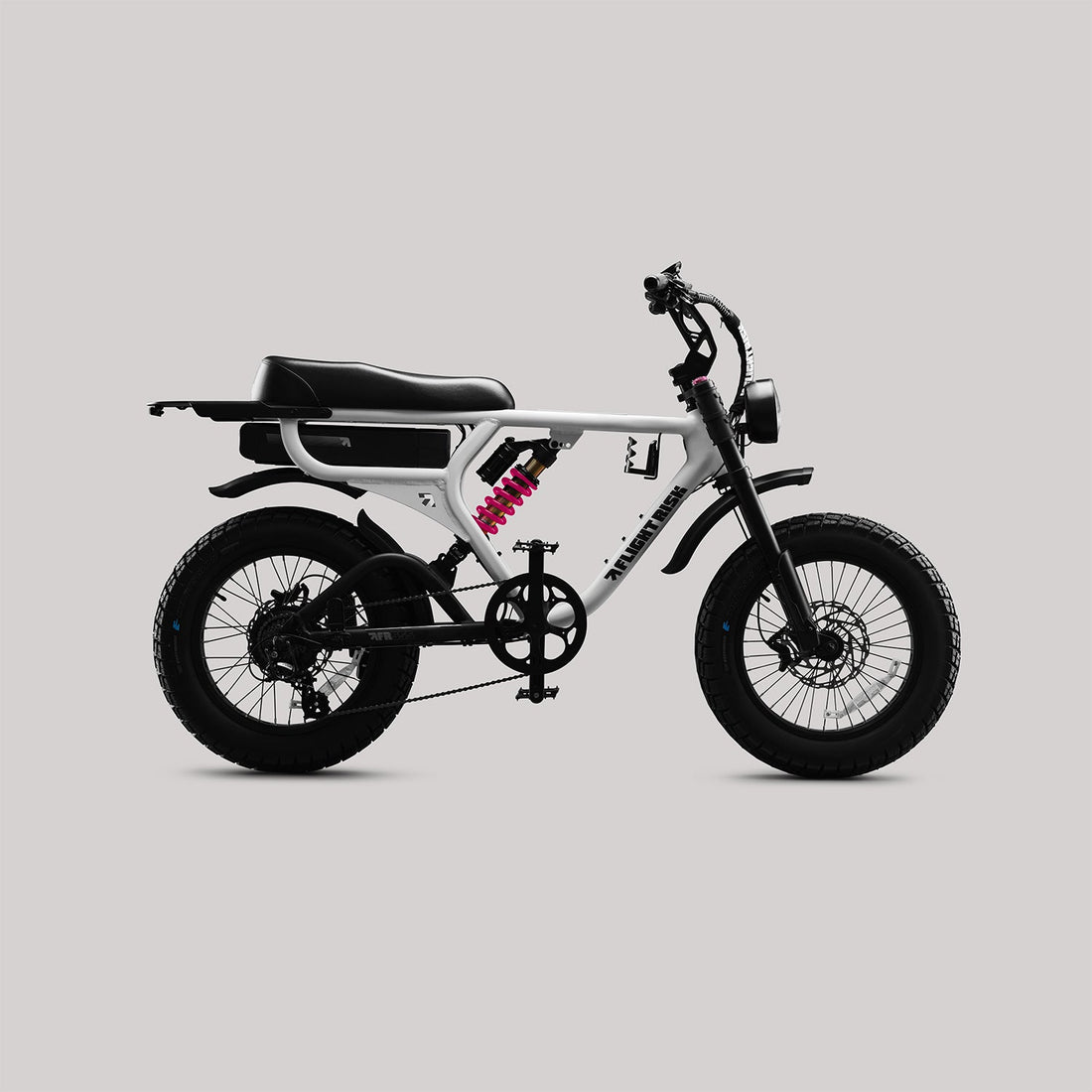 FR555 – The Trailblazer - White