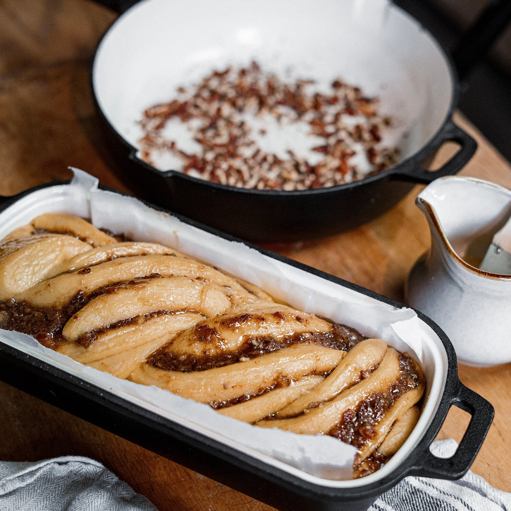 Barebones Enamel Lined Cast Iron Baking Pan