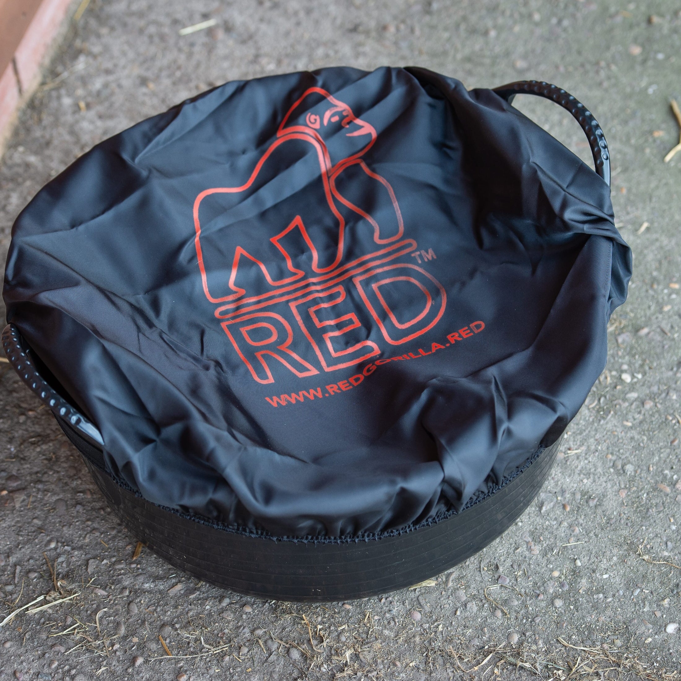 Red Gorilla Tub Cover Medium - Black