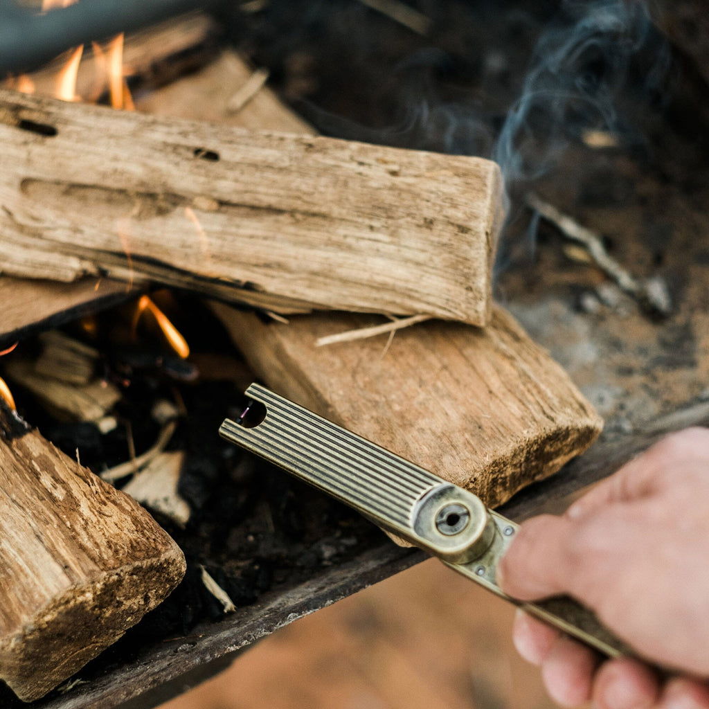 Barebones Pivot Arc Lighter