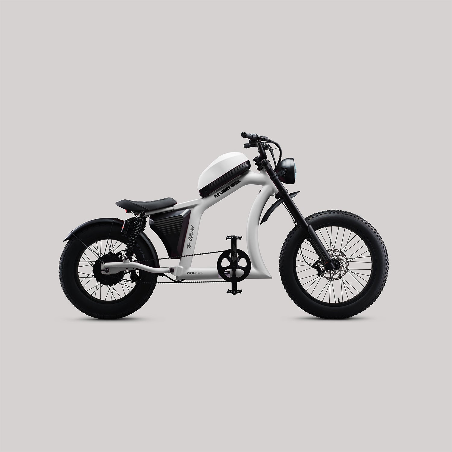 FR666 – The Outlaw - White