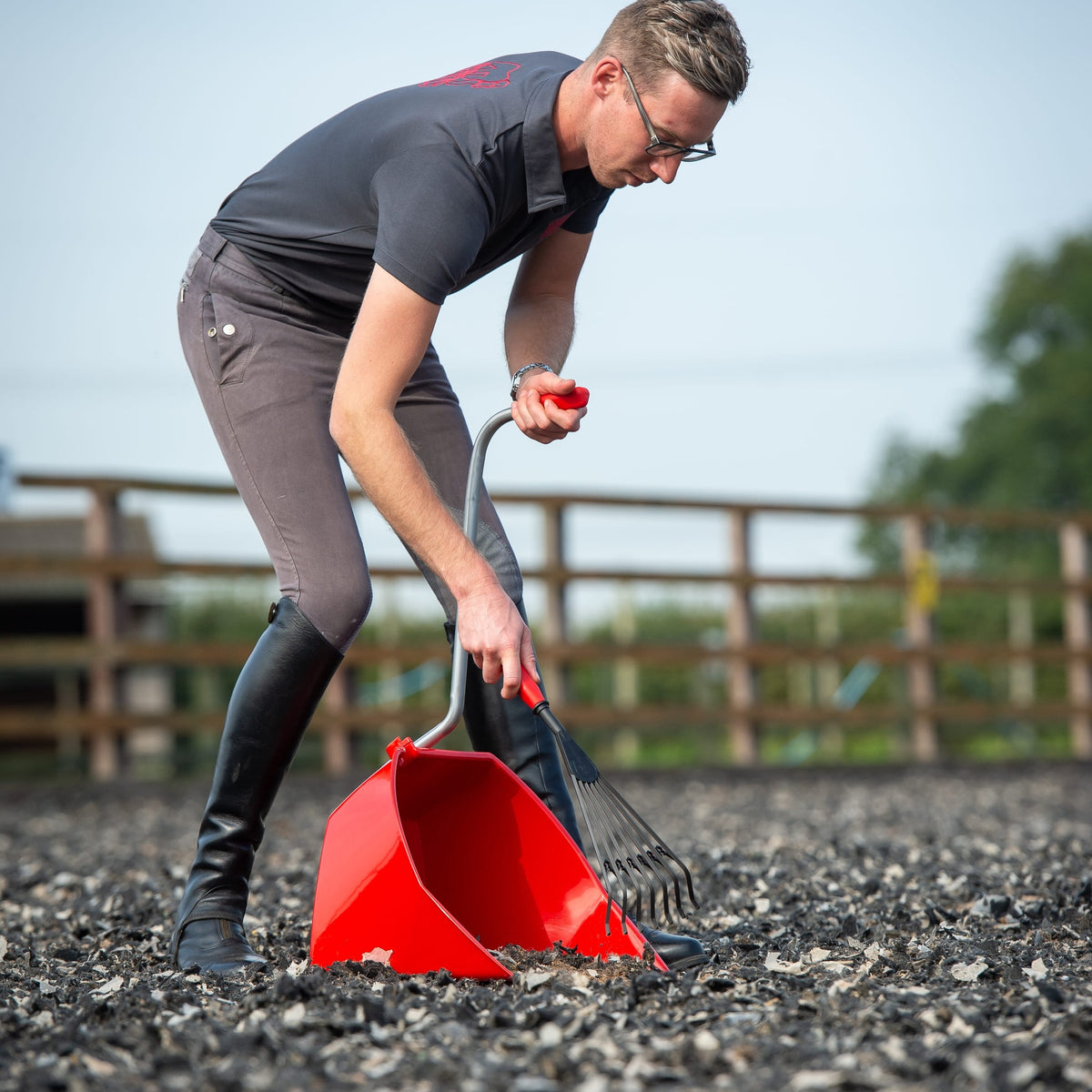 Red Gorilla Big Tidee and Short Plastic Rake Bundle - Red